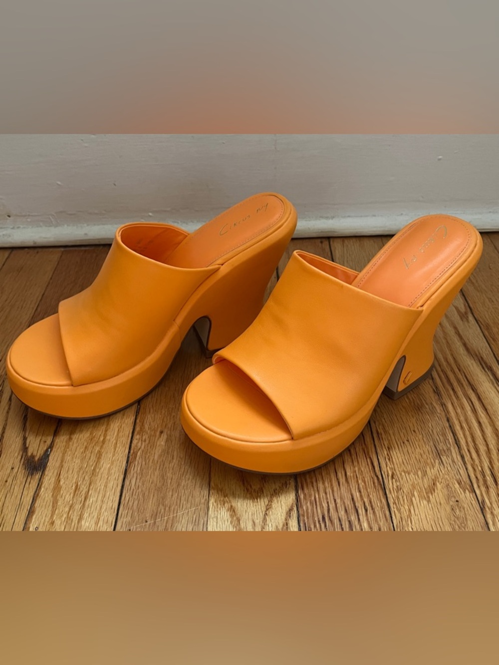 Circus by Sam Edelman Orange Platform Mule Heels size 8